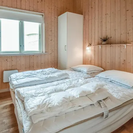 Four-bedroom In Prázdninový dům *