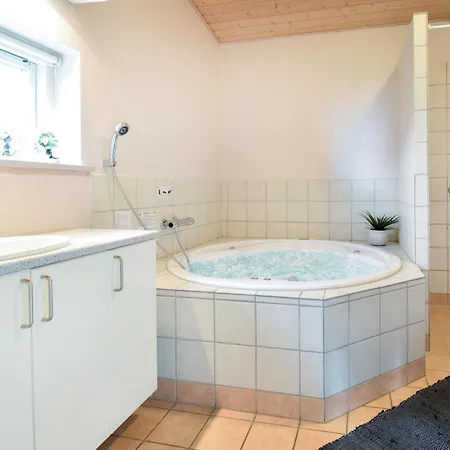 度假居 Four-bedroom In Faaborg